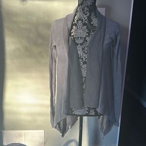 Lululemon size 4 wrap